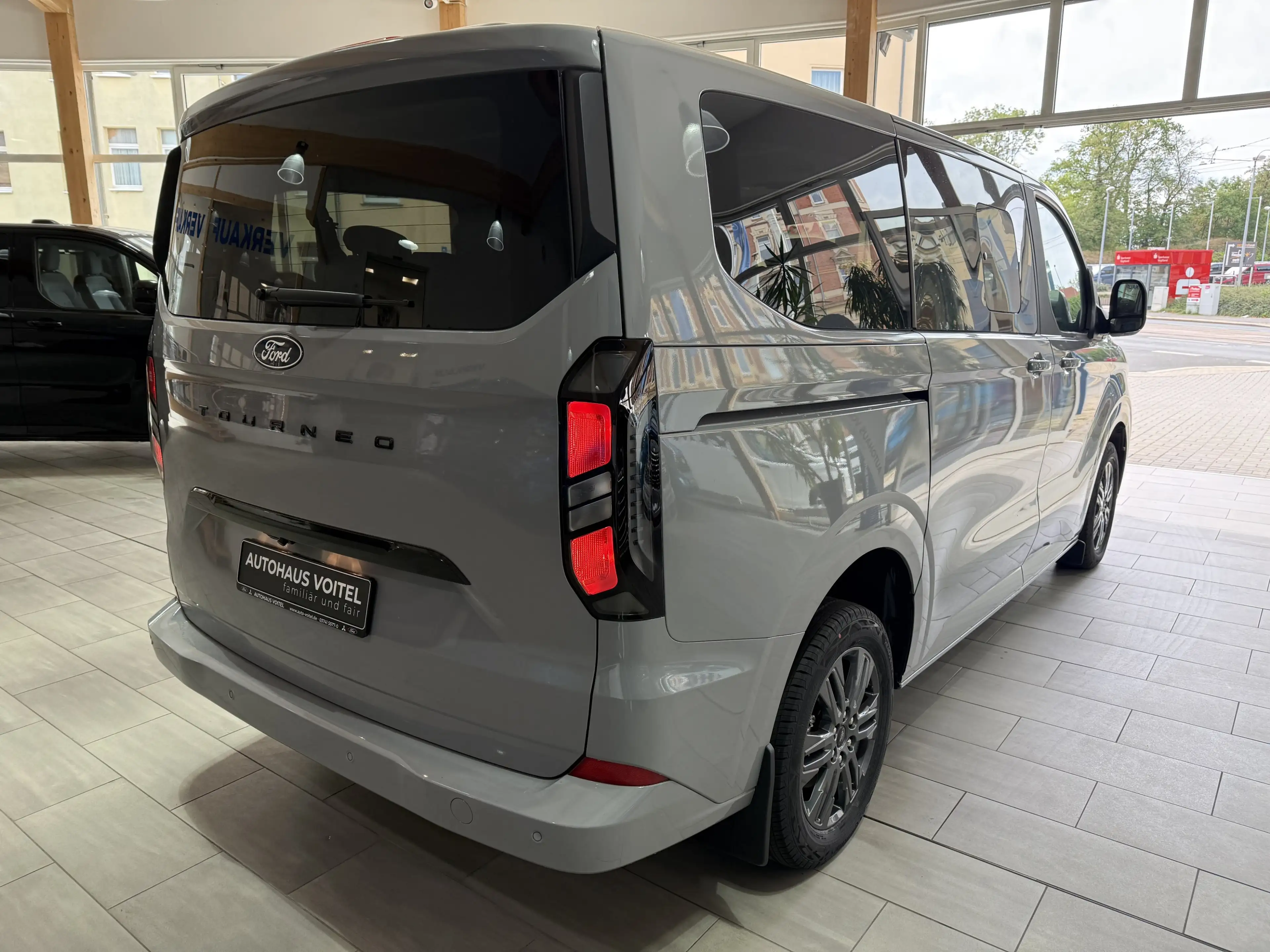 Ford Tourneo Custom Titanium Standheizung / 70L Tank — photo 5