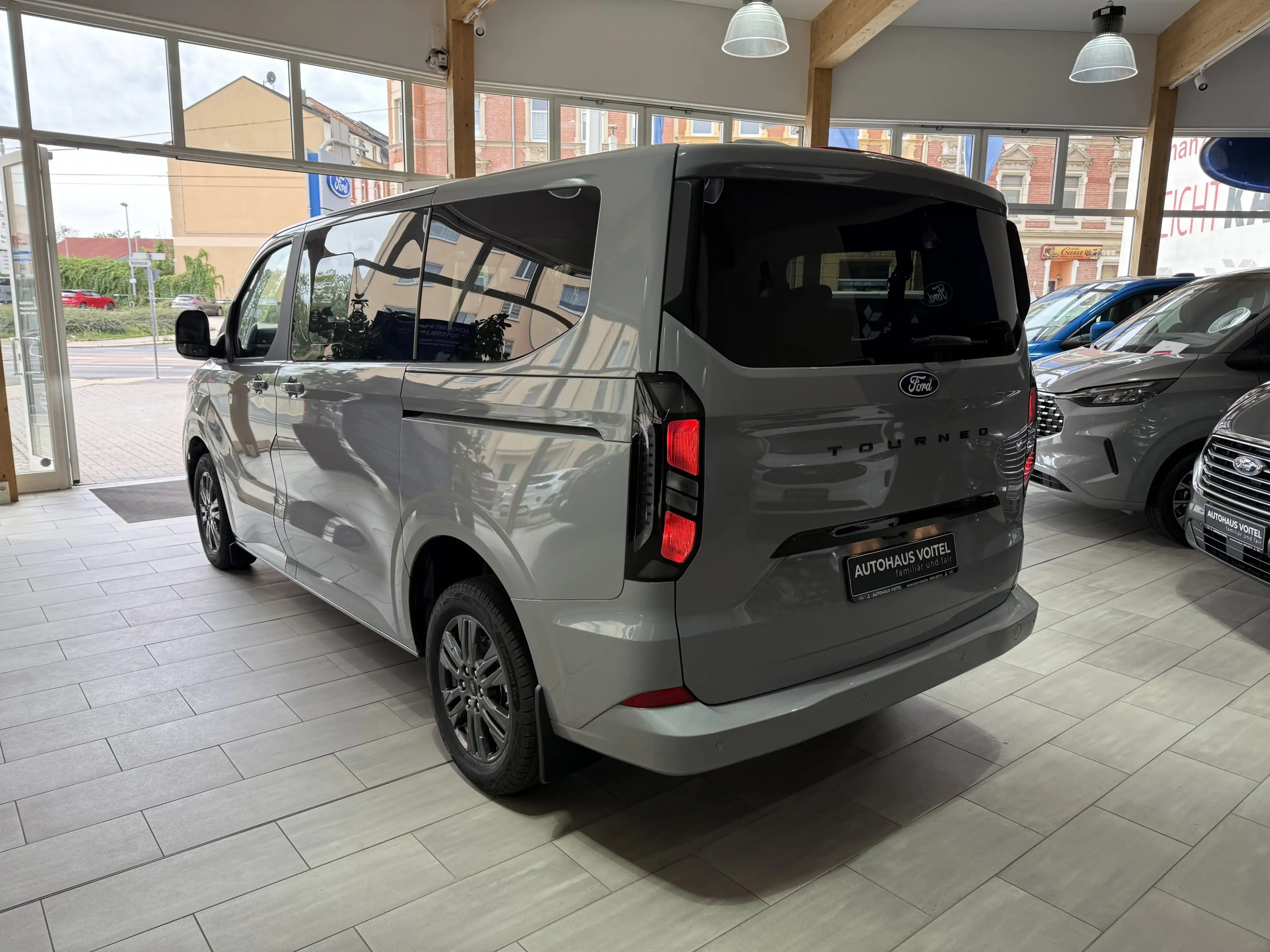 Ford Tourneo Custom Titanium Standheizung / 70L Tank — photo 7