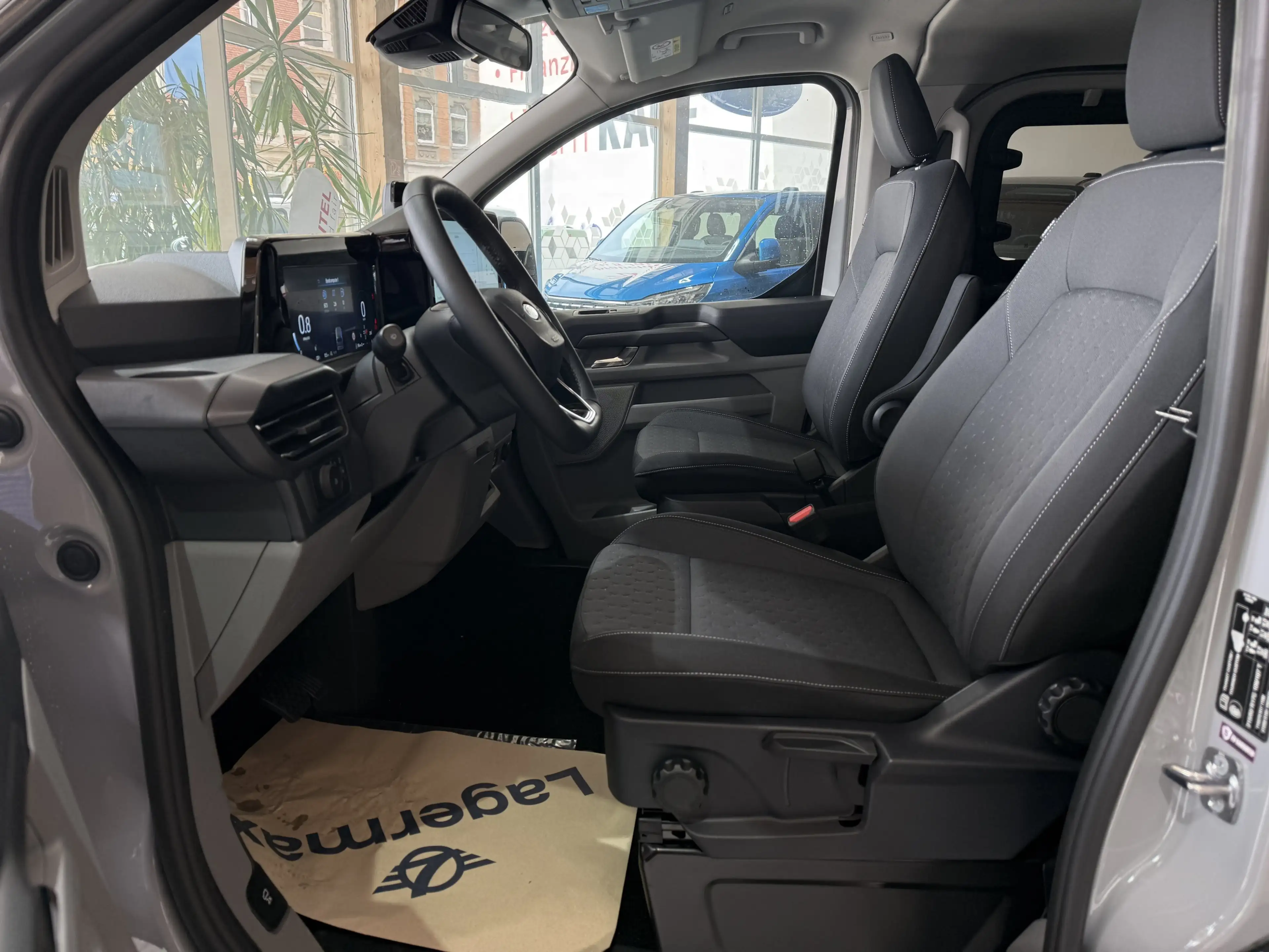 Ford Tourneo Custom Titanium Standheizung / 70L Tank — photo 10