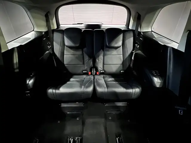 Mercedes-Benz GLS Class view 14