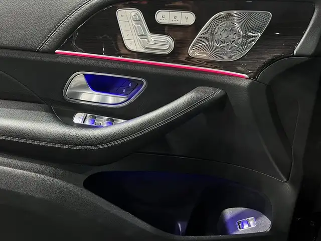 Mercedes-Benz GLS view 25
