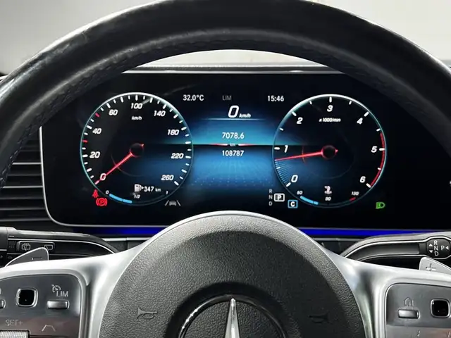 Mercedes-Benz GLS view 22