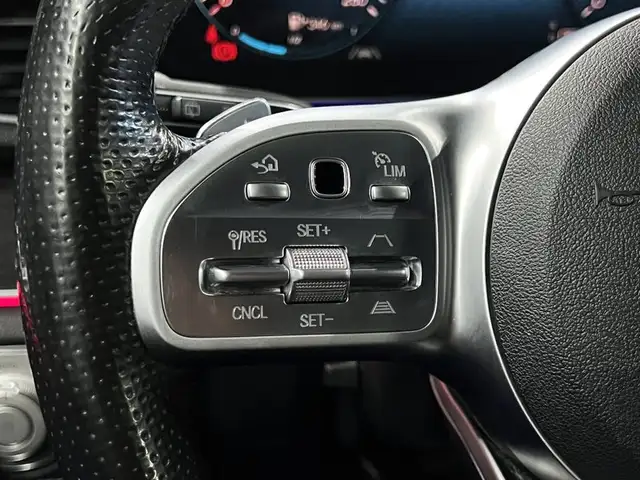 Mercedes-Benz GLS view 23