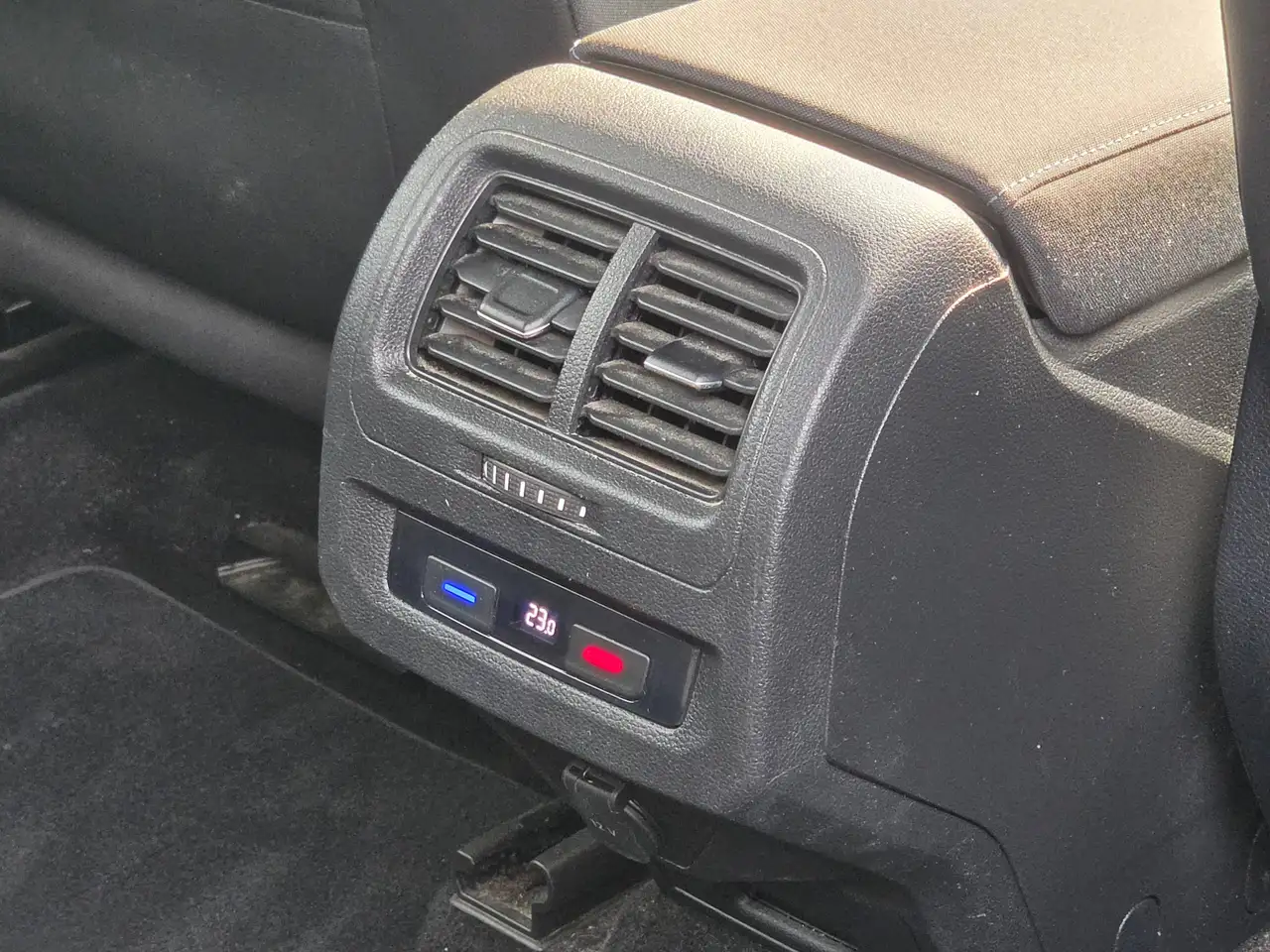 Volkswagen Touran Automatik – Bild 24