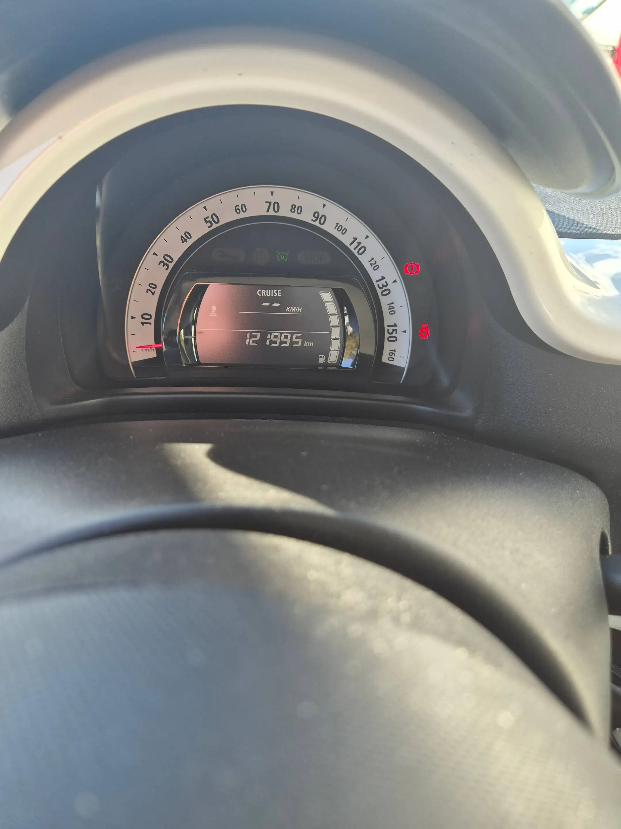 Renault Twingo Life — photo 11