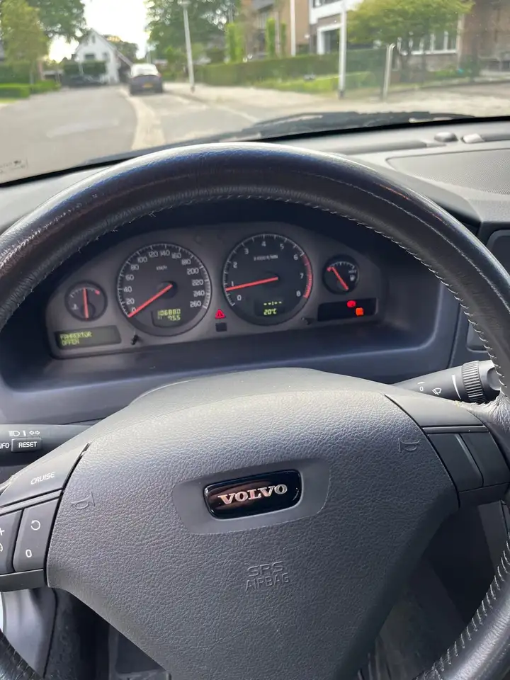 Volvo S60 2.3 T-5, foto 9