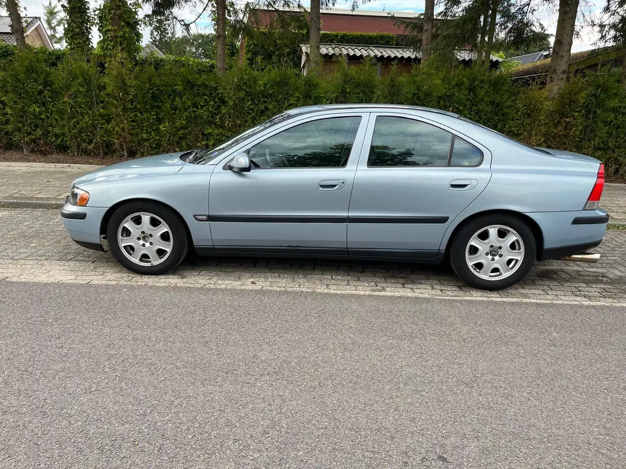 Volvo S60 2.3 T-5, foto 2