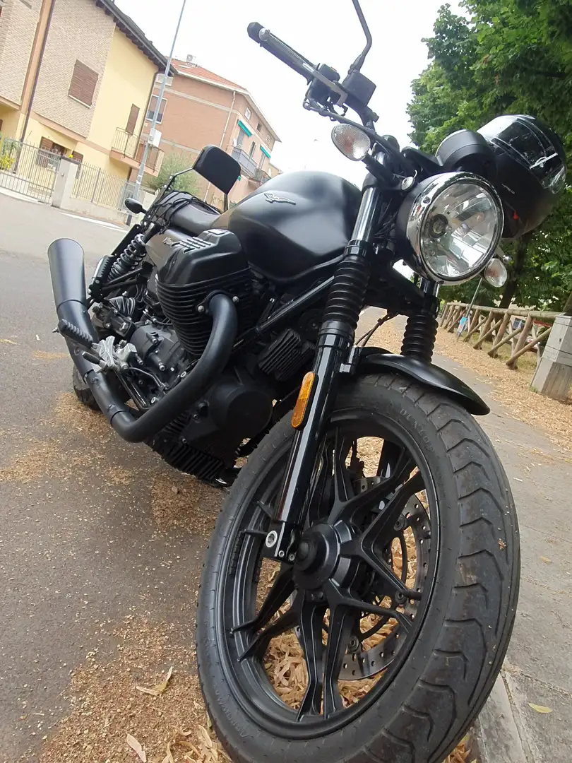 Moto Guzzi V 7 Nero - 1
