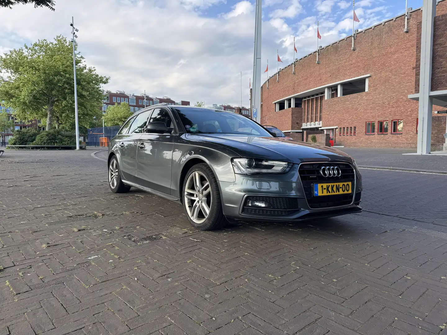 Audi A4 Avant 1.8 TFSI Quattro S line Gereviseerde motor Grijs - 2