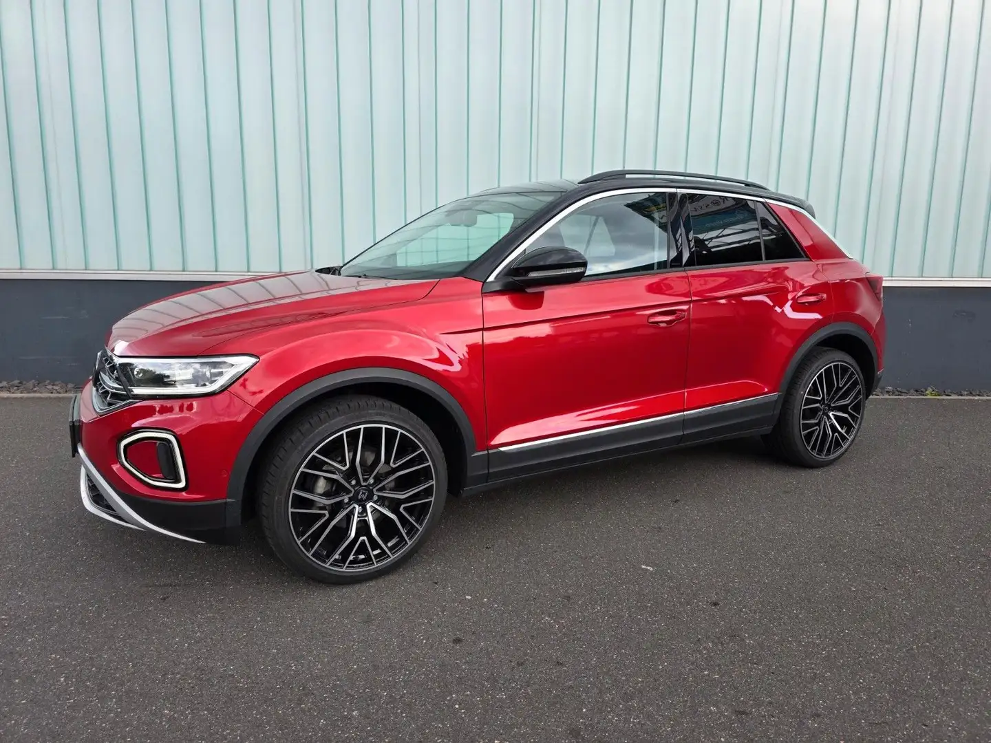 Volkswagen T-Roc Style/IQ.DRIVE/Sport-Paket/ErgoActive/LM19 Rot - 1