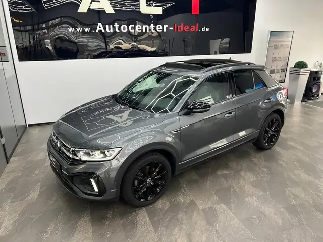 Volkswagen T-Roc view 2