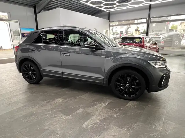 Volkswagen T-Roc view 10