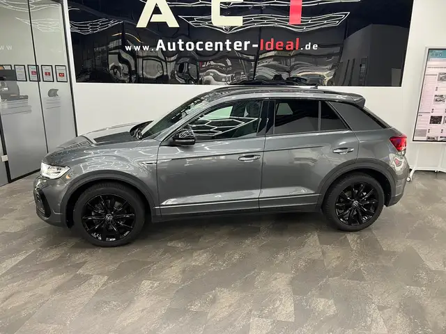 Volkswagen T-Roc view 11