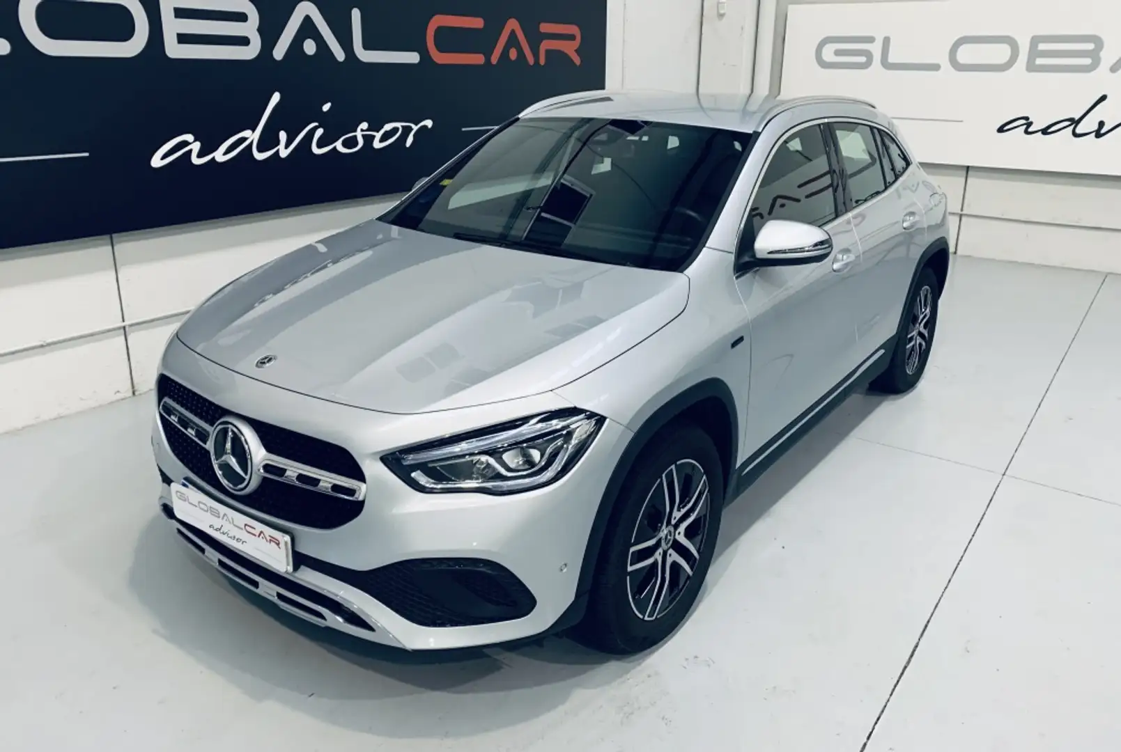 Mercedes-Benz GLA 250 250e Plateado - 1