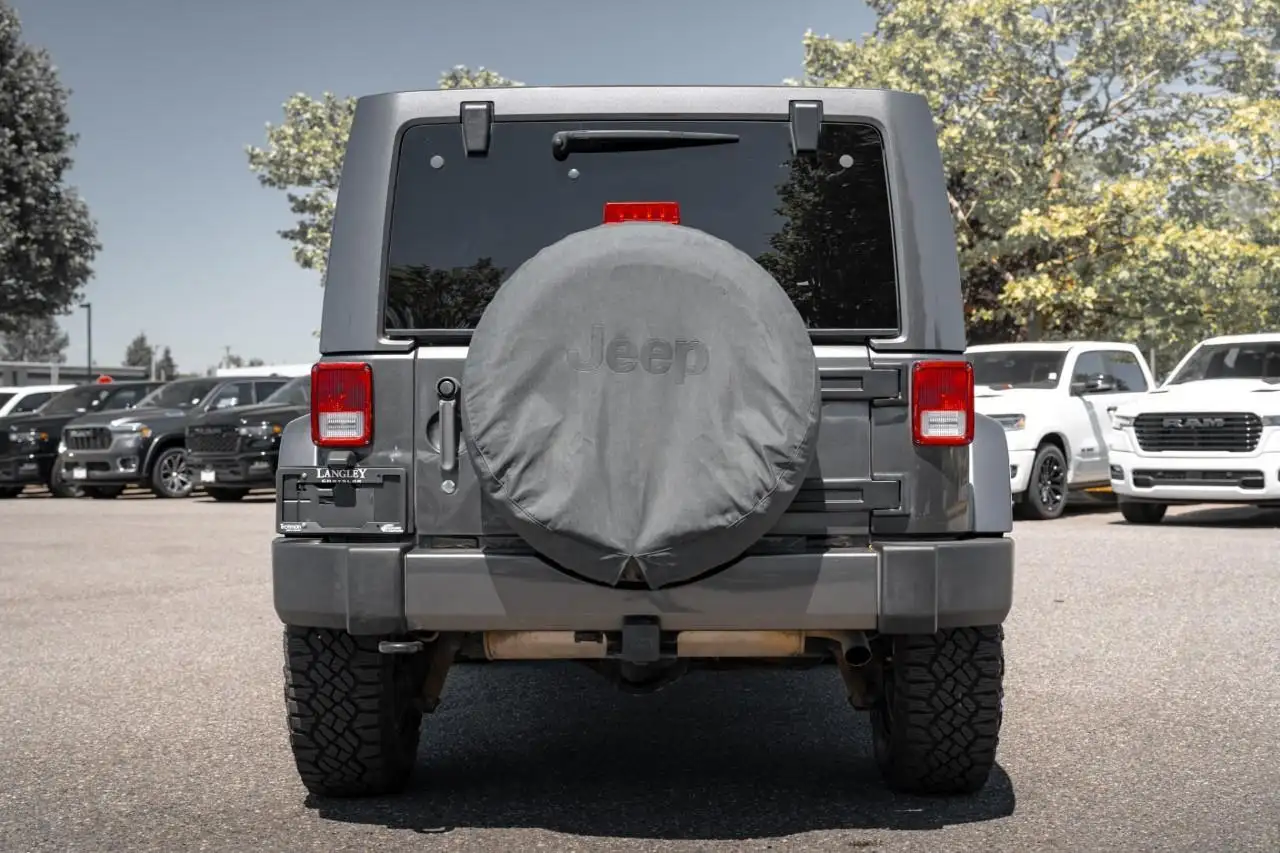 Jeep Wrangler снимка Jeep Wrangler