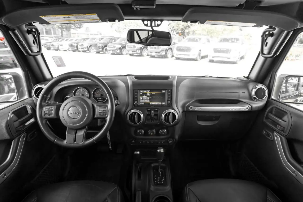 Jeep Wrangler снимка Jeep Wrangler