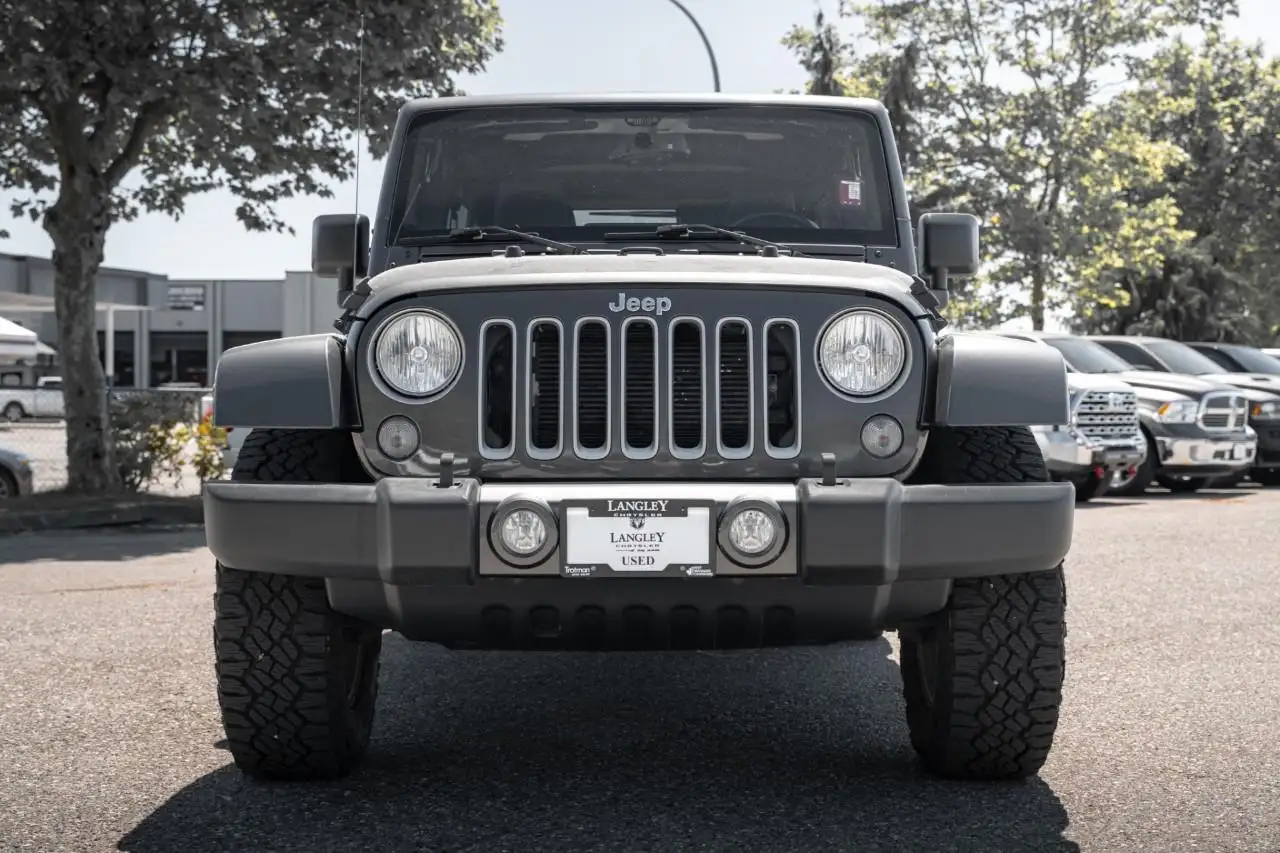 Jeep Wrangler снимка Jeep Wrangler