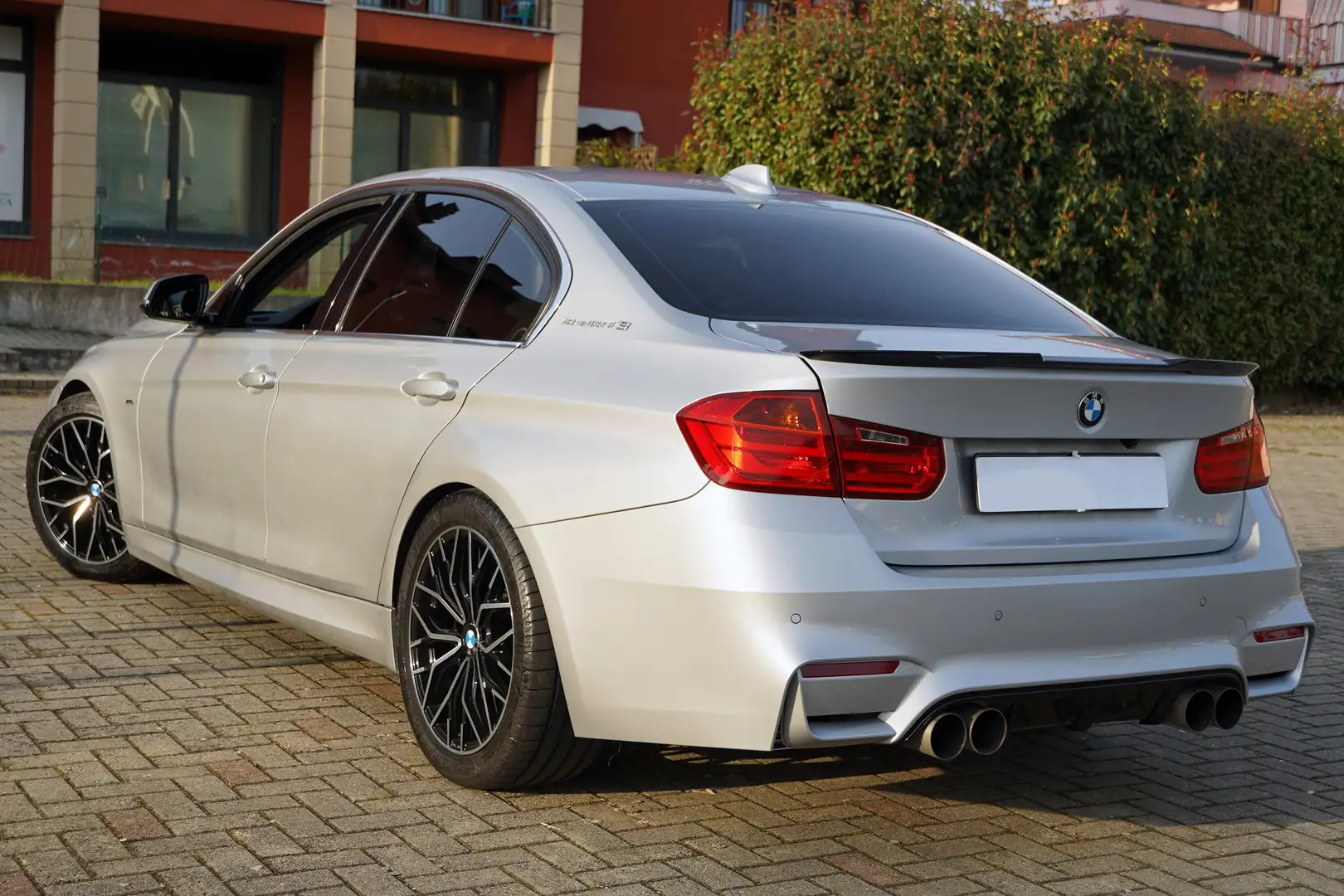 BMW 335 i 306CV Active Hybrid 3 Luxury 2015 - FULL PELLE Grau - 2