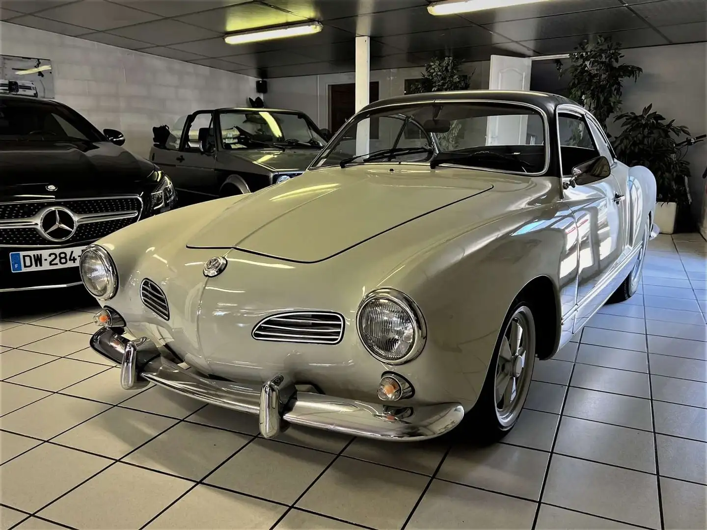 Volkswagen Karmann Ghia COUPE - 1