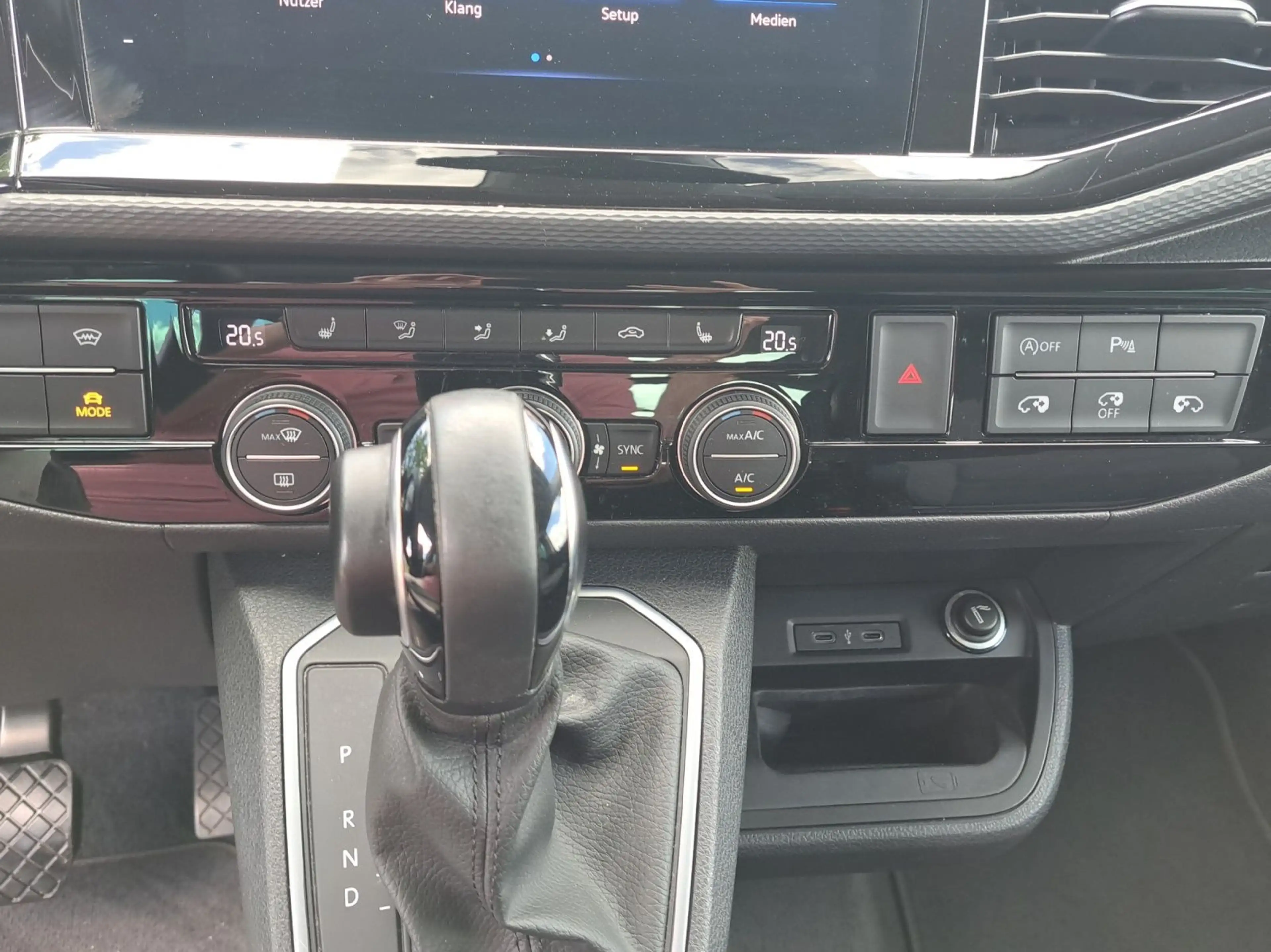 Volkswagen T6.1 Multivan Comfortline 2.0 TDI 4M*RFK*DCC*AHK — photo 9