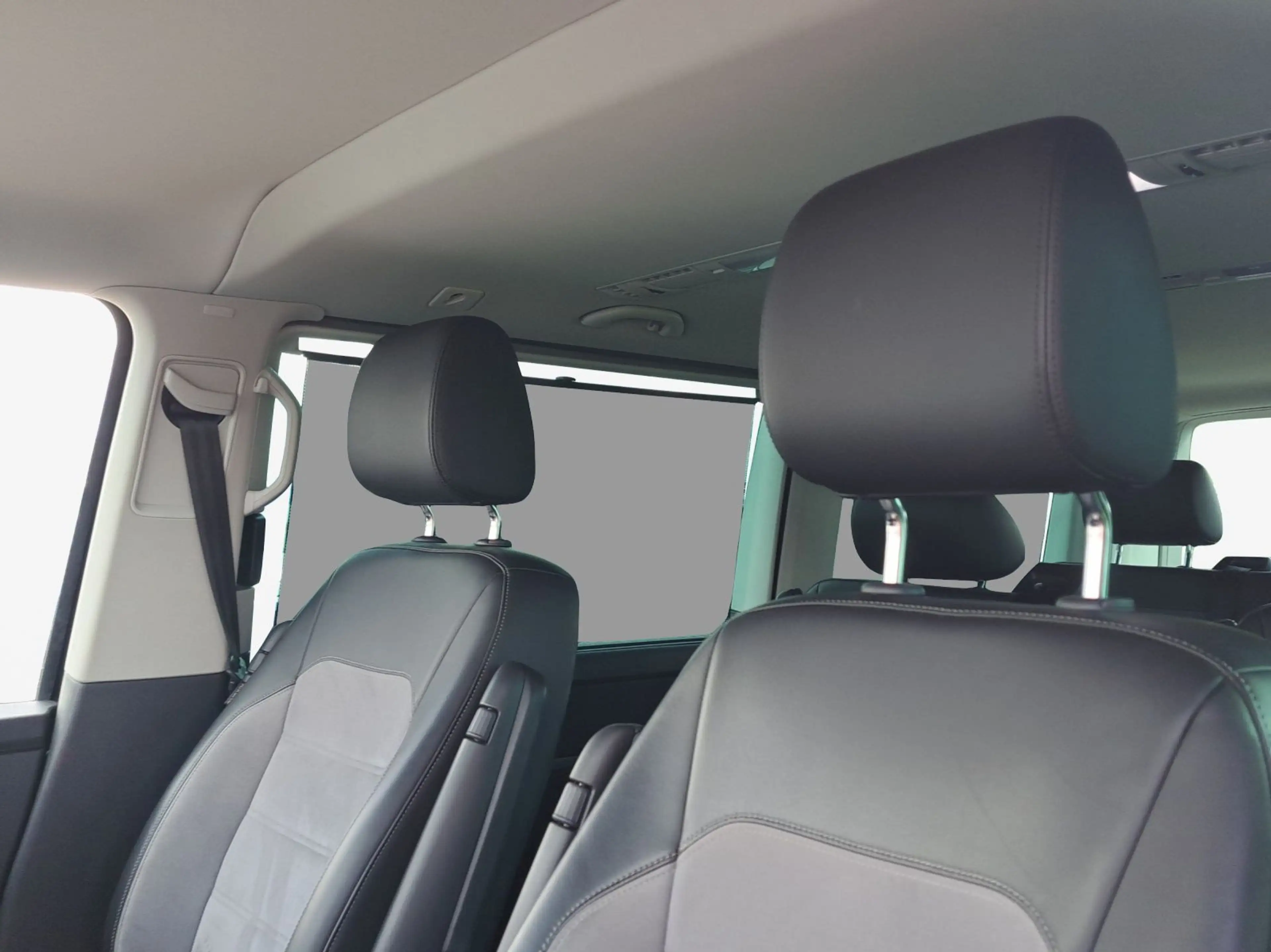 Volkswagen T6.1 Multivan Comfortline 2.0 TDI 4M*RFK*DCC*AHK — photo 12
