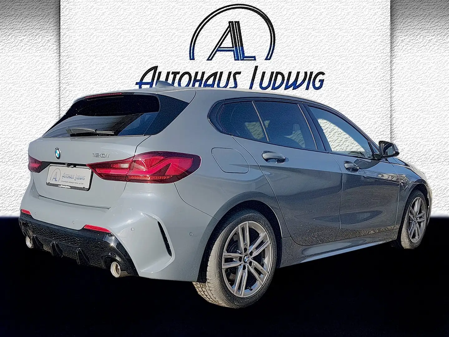 BMW 120 i M-Sport Steptronic*ACC*AHK*Leder*NP: 57.370,- Grau - 2