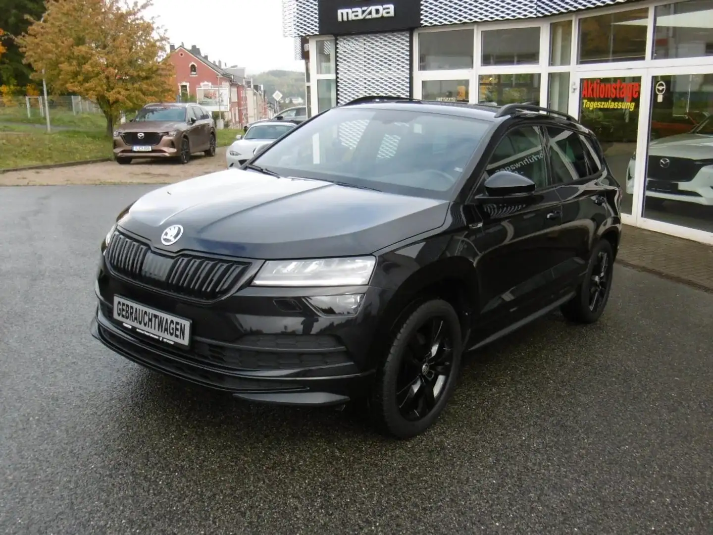 Skoda Karoq Sportline 4x4 LED Navi SR WR AHZV Sitz Lenkradheiz Schwarz - 1