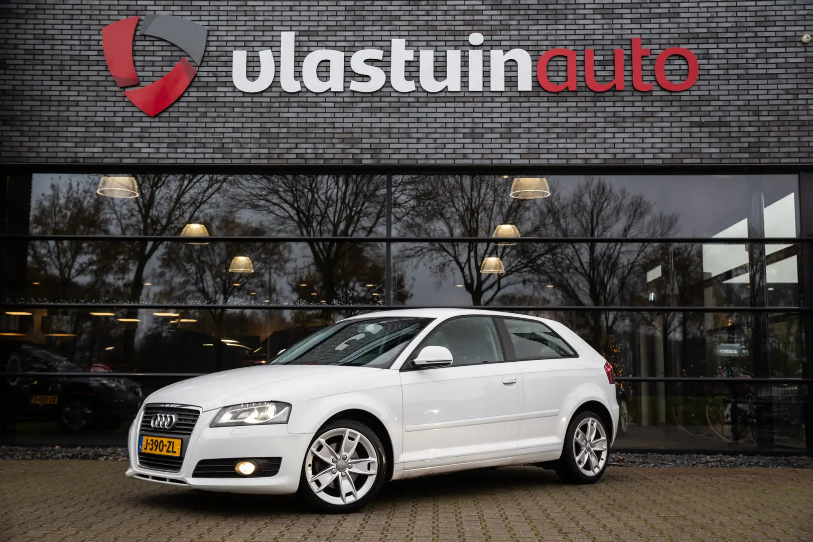 Audi A3 1.4 TFSI Attraction , Cruise control, Weiß - 1
