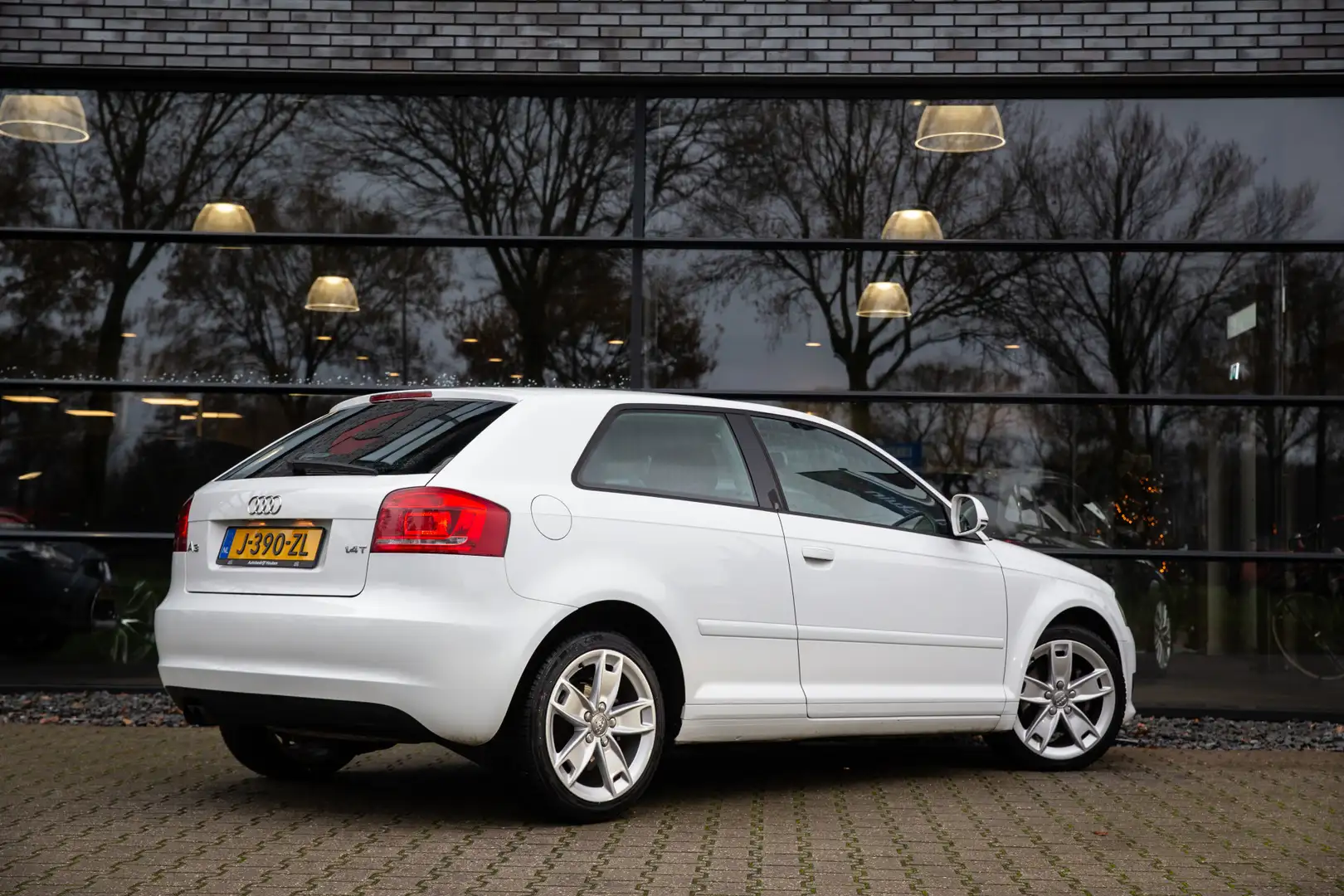 Audi A3 1.4 TFSI Attraction , Cruise control, Weiß - 2