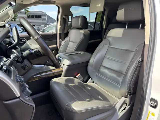 GMC Yukon view 12