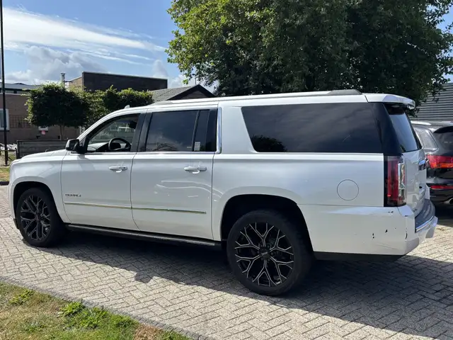 GMC Yukon view 6