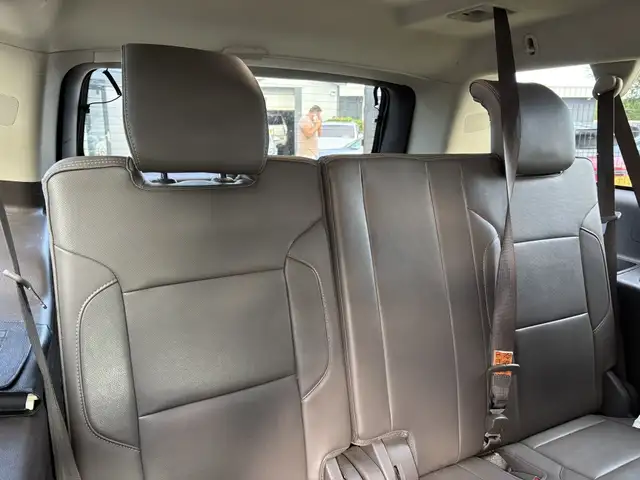 GMC Yukon view 15