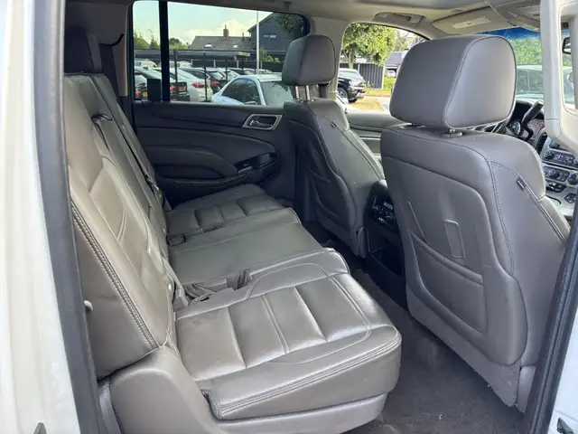 GMC Yukon view 16