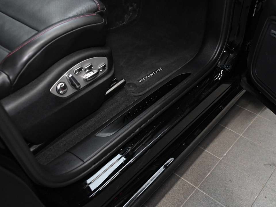 2023 Porsche Macan GTS - Premium Plus Pack - PORSCHE CERTIFIED 2 YEAR thumb 42