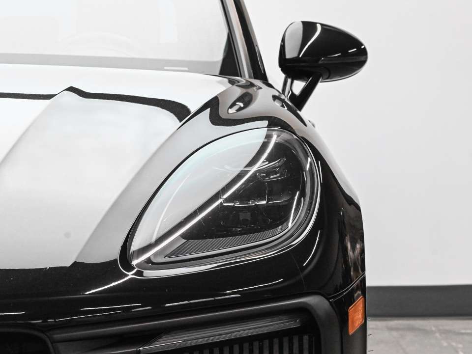 2023 Porsche Macan GTS - Premium Plus Pack - PORSCHE CERTIFIED 2 YEAR thumb 8