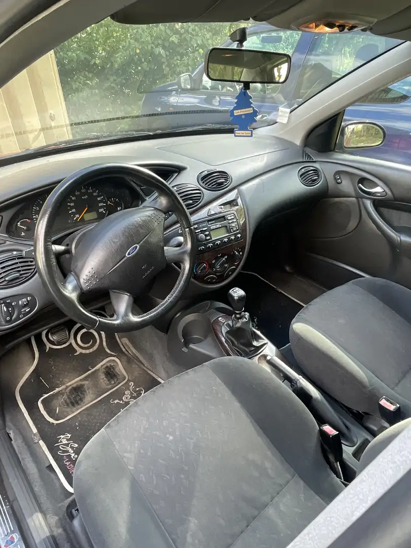 Ford Focus 1.8 TDDi - 90 Ghia - 1