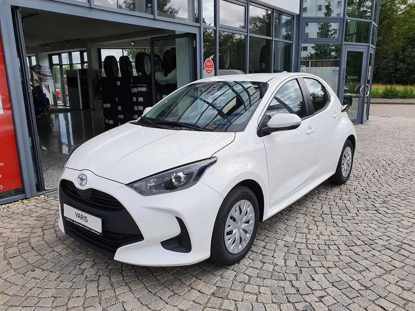 Toyota Yaris 1.0 VVT-i Comfort Білий - 2