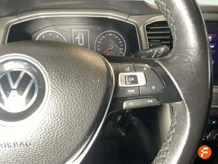 Volkswagen T-Roc 1.0 TSI Advance 6V 2020, foto 9