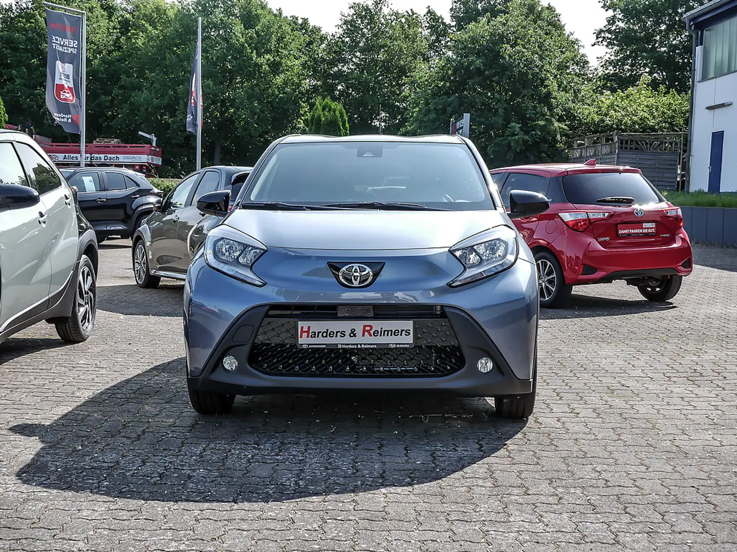 Toyota Aygo X 1.0 Teamplayer KLIMA SHZ KAMERA ACC Grau - 2