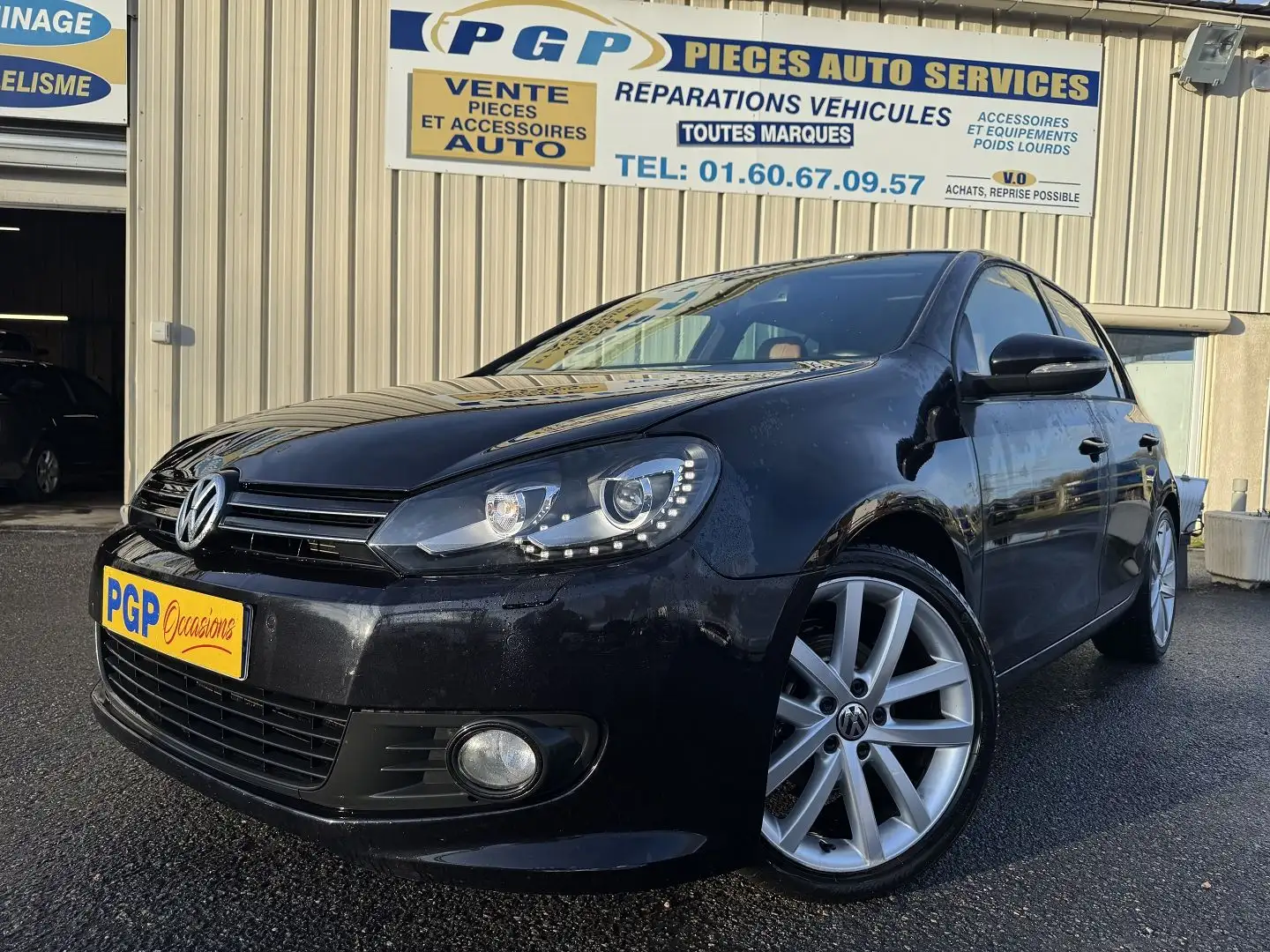Volkswagen Golf 1.6 TDI 105CH FAP CARAT 5P Noir - 1