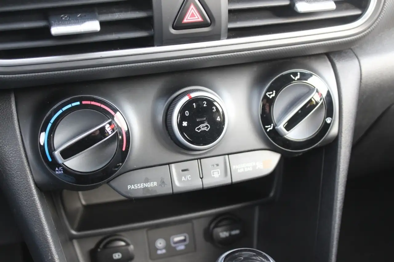 Hyundai KONA снимка Hyundai KONA