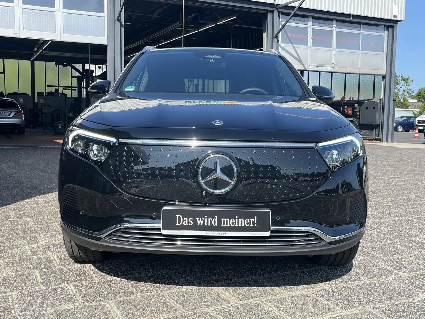 Mercedes-Benz EQA 300 Progressive 4Matic Schwarz - 2