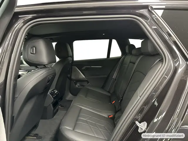 BMW 5 Series view 11