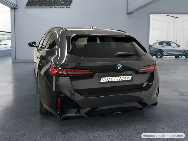 BMW 5 Series view 12