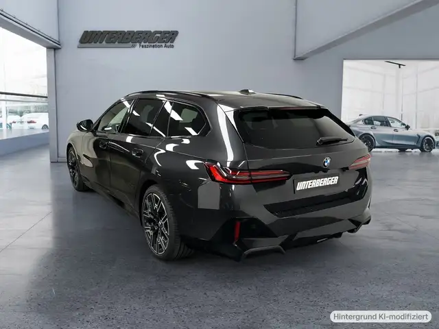 BMW 5 Series view 4