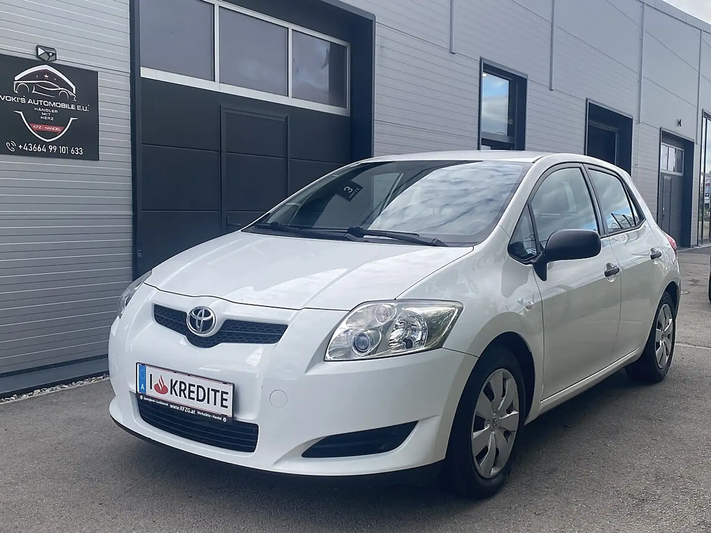 Toyota Auris 1,33 dVVT-i **Neues Pickerl**Neues Service** Weiß - 1