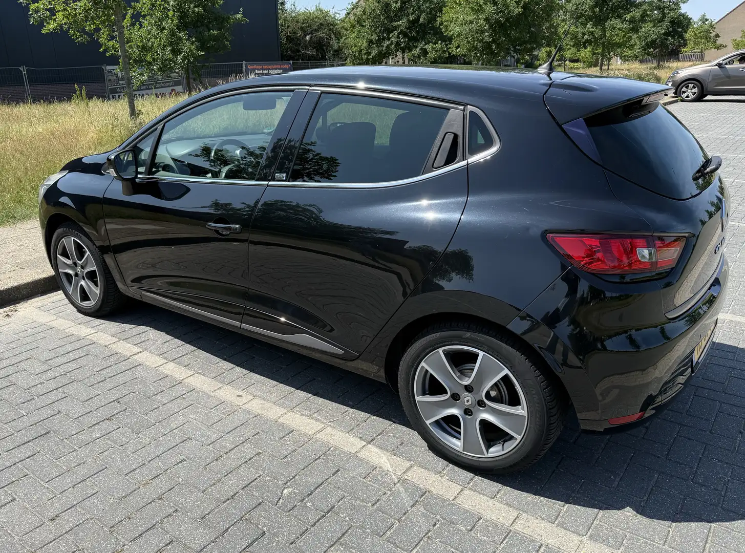 Renault Clio 0.9 TCe Night&Day Zwart - 2