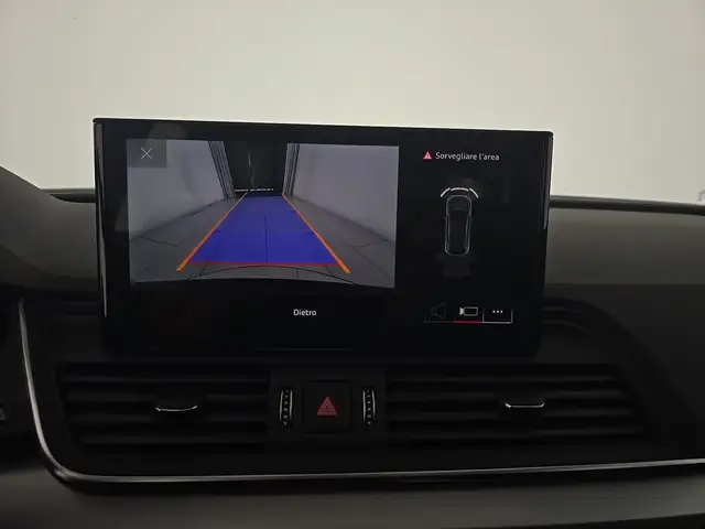 Audi Q5 view 13