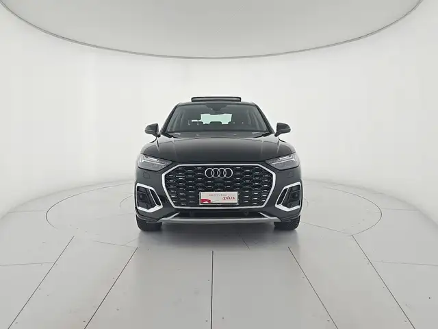 Audi Q5 view 7