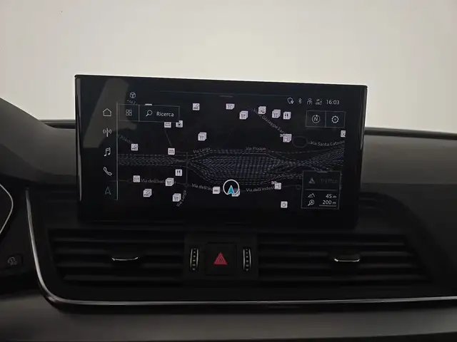 Audi Q5 view 14